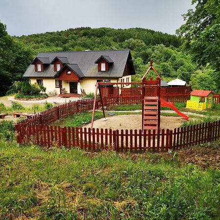 Zakole Sanu Villa Dubiecko Kültér fotó